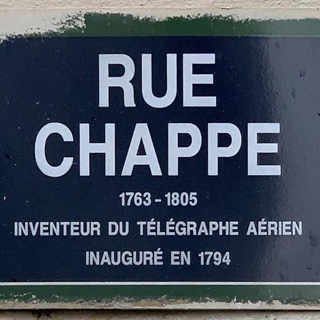 Sacre Coup De Coeur - Studio Apartment Paris Bagian luar foto